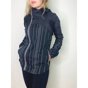 LULULEMON ATHLETICA Pinstripe Zip Reflective & Glow Grey Windbreaker Jacket US 6